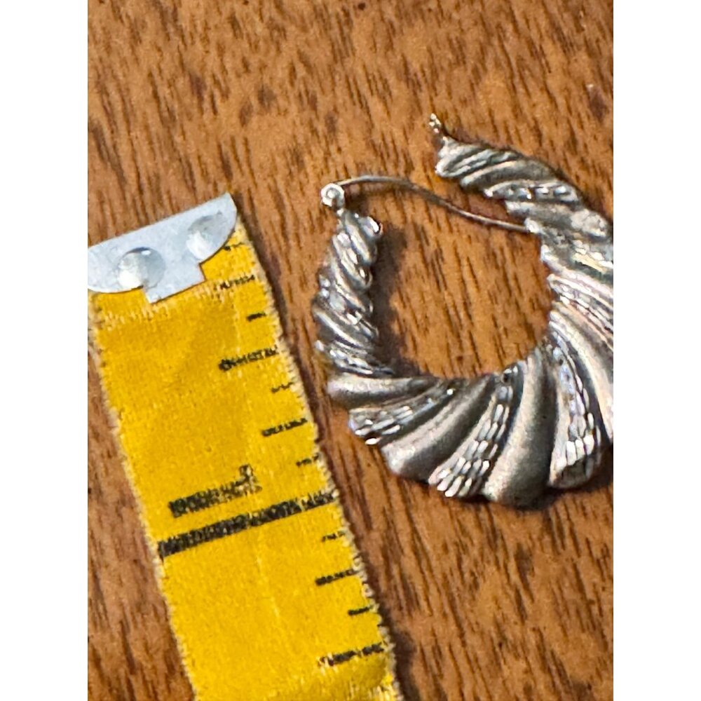 Vintage Sterling Silver Twisted Hoop Earrings With Textured Details 4.0g - Picture 6 of 8